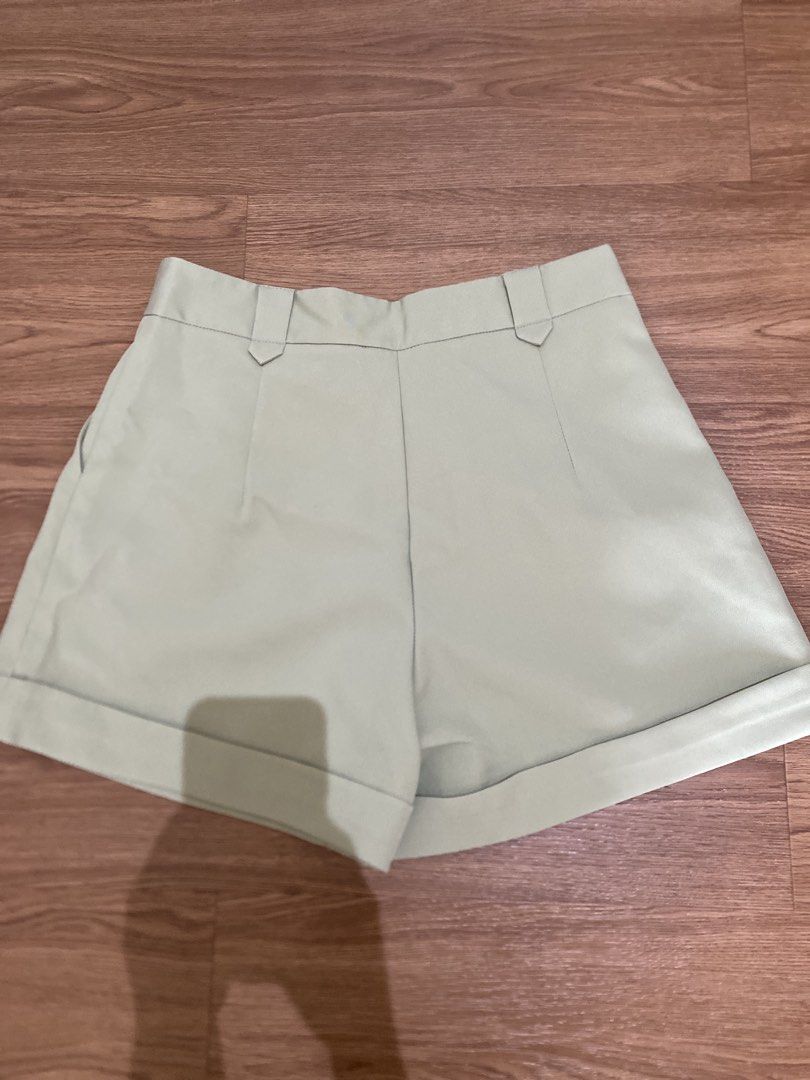Lealea Studio Green Trouser Shorts (XL) (Category: Shorts) located in Manila. Submitted by cesca.finds (Listing ID 1427854508, Image 2). Description: From Thailand 🇹🇭, very flattering! Wasitline: 31 inches Length: 16 inches.
