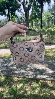 (Category: ) located in . Submitted by luvebags (Listing ID 1427782290, Image 1). Description: .