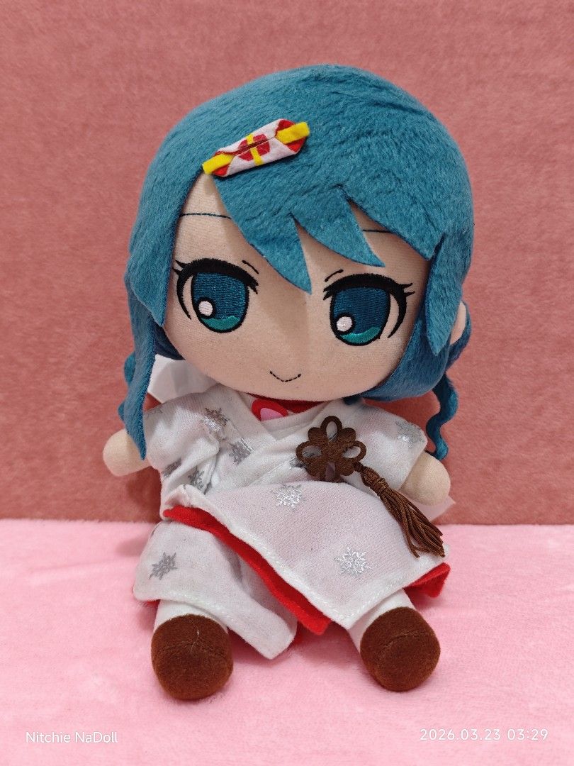 Hatsune Miku Gift plush (missing hat) (Category: Plushies & Soft Toys) located in Quezon City. Submitted by snowfrostkhloething (Listing ID 1427930756, Image 1). Description: slighty dirt at back .