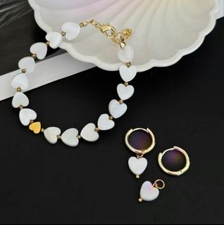 (Category: ) located in . Submitted by style_essentials2023 (Listing ID 1427795401, Image 1). Description: .
