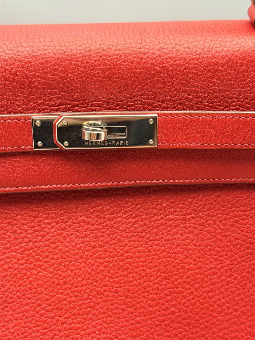 Hermes Kelly Handbag 32 (Category: Luxury Bags & Wallets) located in Manila. Submitted by jamilla01 (Listing ID 1427803421, Image 2). Description: Please refer to pix for details. No box .