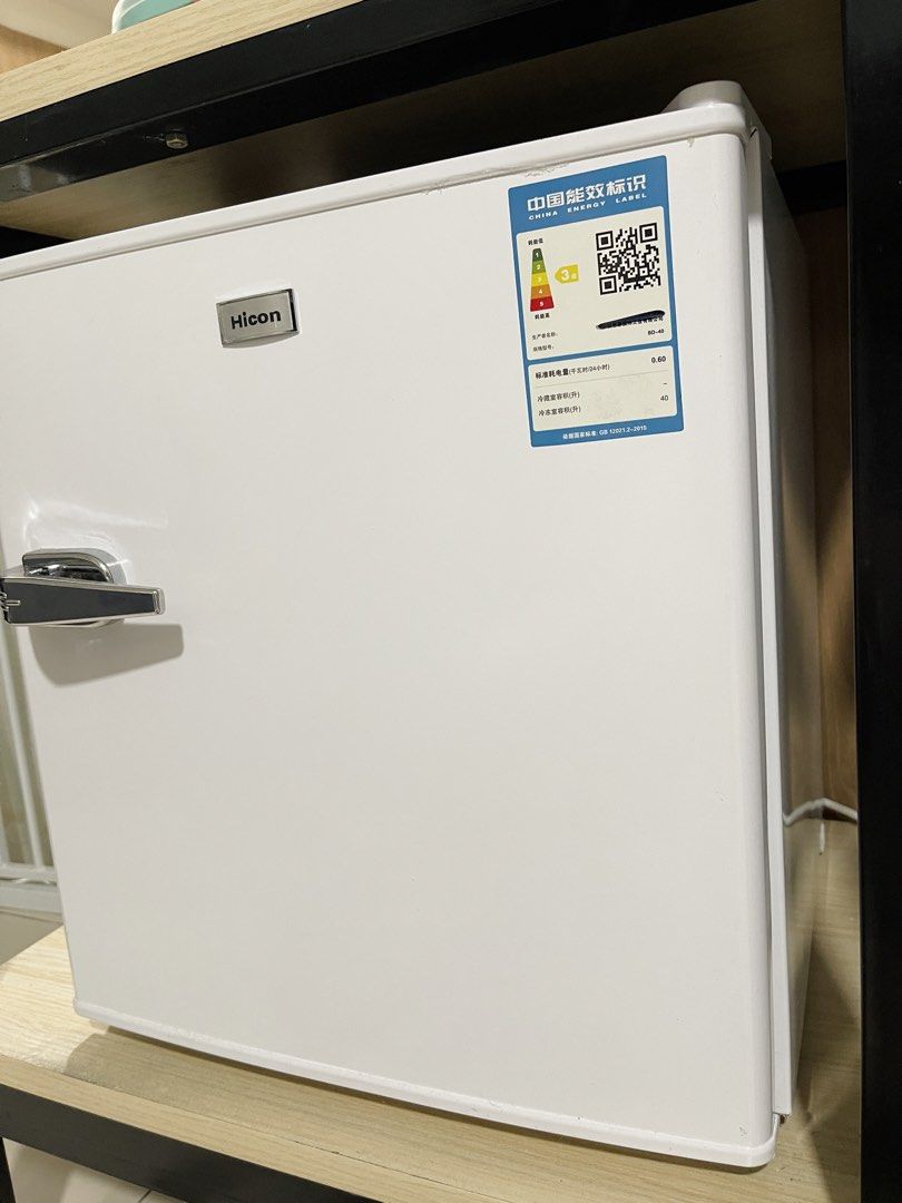 Hicon Mini Ref / Breastmilk Freezer (40L BD-40) (Category: Refrigerators and Freezers) located in Quezon City. Submitted by tc_01 (Listing ID 1427905098, Image 3). Description: Hicon Mini Ref / Breastmilk Freezer (40L BD-40) -barely used -single door (with detachable handle) -ideal for safe breastmilk storage -freebies: ice packs ✨ SRP: ₱7,000 Selling it for: ₱5,500 Perfect for moms who need extra, reliable storage 🤍 Message me if interested!.