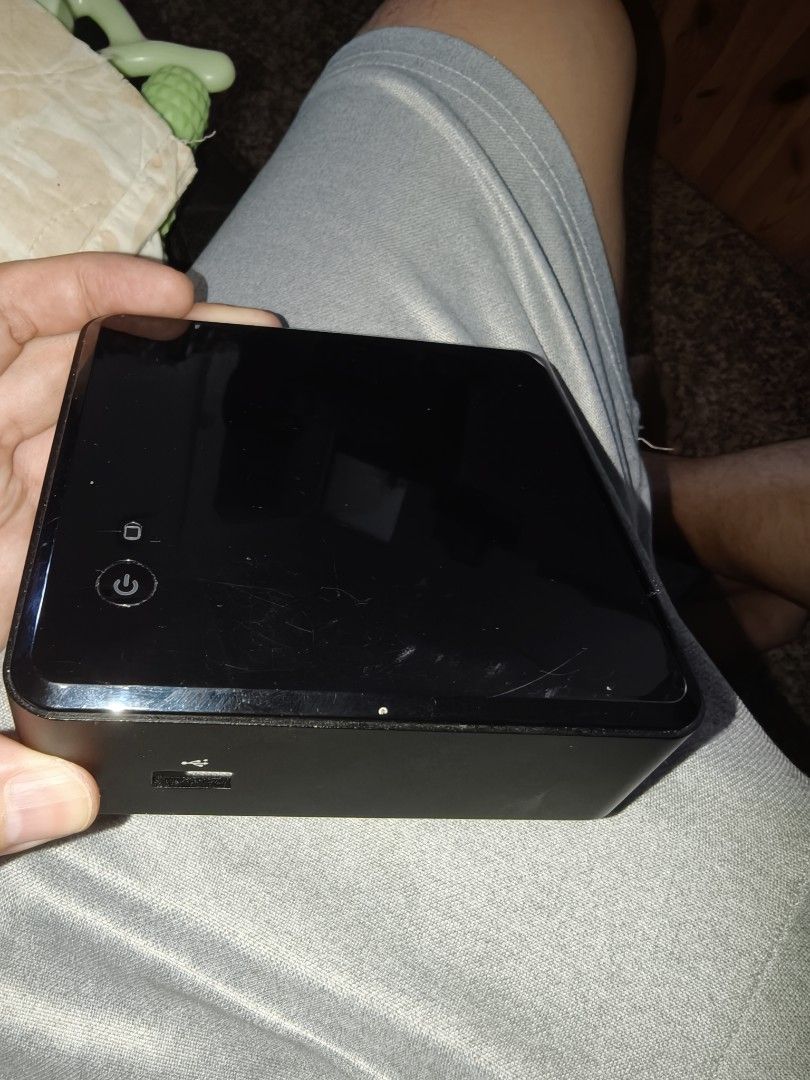 Intel  NUC DC3217IYE413273107255808004