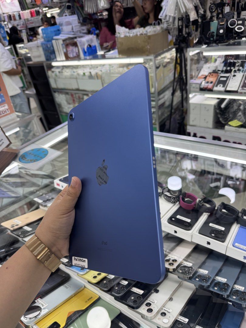 Ipad 10thgen 256gb Wifi No issue makinis (Category: iPad) located in San Juan City. Submitted by keannagadgetph (Listing ID 1427788511, Image 2). Description: Available Units for today's POST! Ipad 10thgen / 256gb / NTC Variant / Wifi - any colors available (price may vary) - good condition - 99% Makinis - Good battery - NTC Variant - No Repair ~ Accepting SWAP / TRADE IN / INSTALLMENT / BINTA UNIT ~ CASH ON DELIVERY METRO MANILA / LBC PAYMENT FI