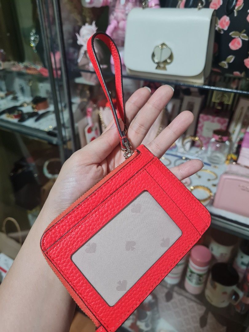 Kate Spade Leila small cardholder wristlet (Category: Luxury Bags & Wallets) located in Quezon City. Submitted by luli_18 (Listing ID 1427863407, Image 2). Description: .