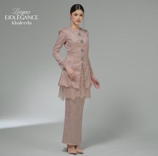 (Category: ) located in . Submitted by iwasecwardrobe (Listing ID 1427883543, Image 1). Description: .