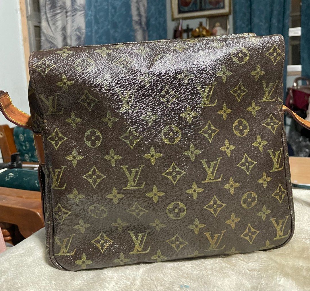 Louis Vuitton LV Monogram Naviglio Crossbody (Category: Ear Care) located in Mandaue City. Submitted by chuchi152615 (Listing ID 1427791205, Image 3). Description: .