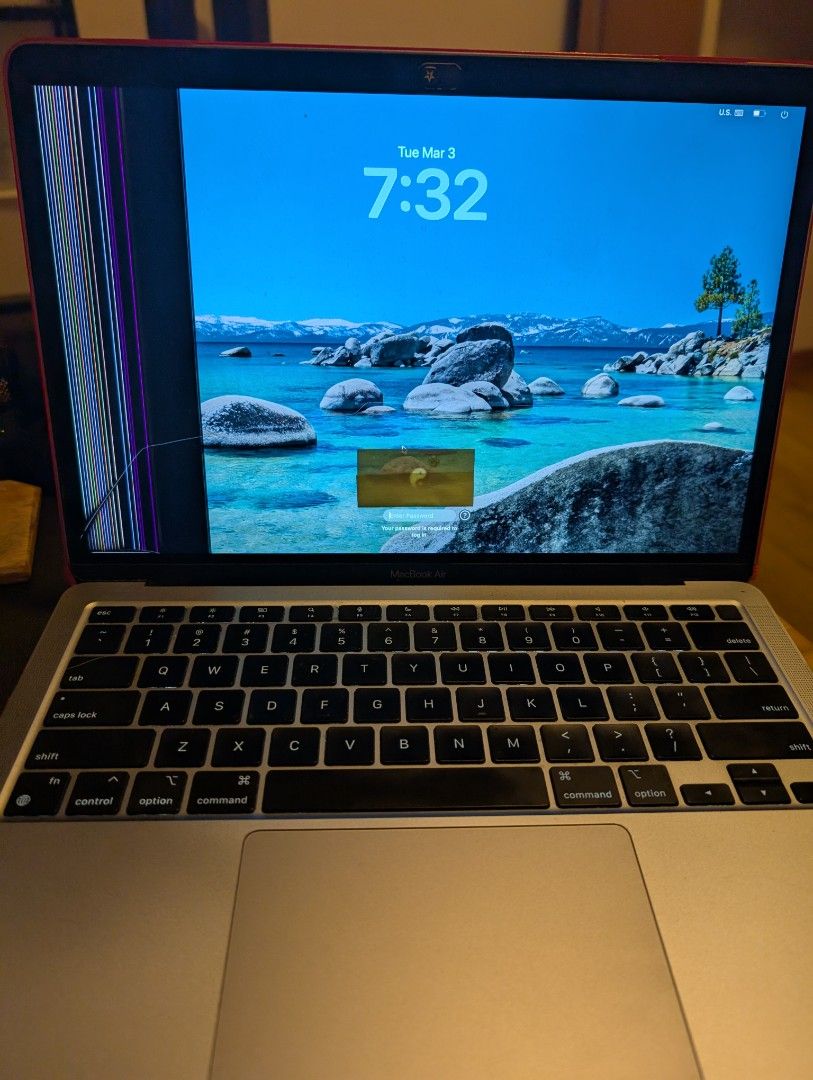 MacBook Air M1 - Screen Damage405925550108200961