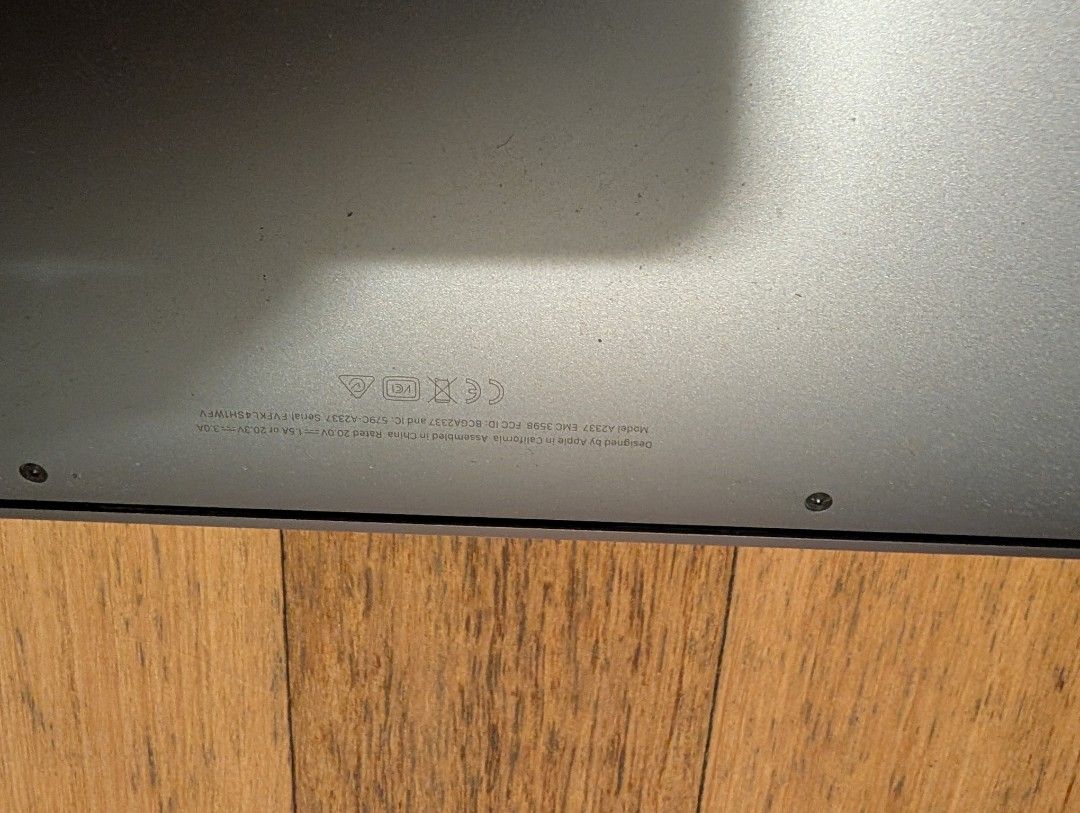 MacBook Air M1 - Screen Damage405925550108200962