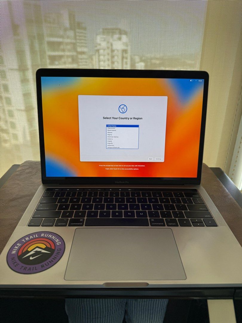MacBook Pro 2017 13-inch Touch Bar405926257267855361