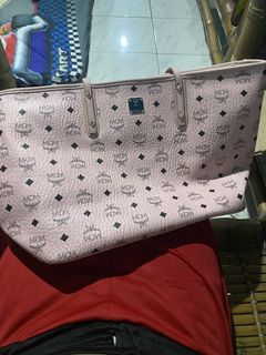 (Category: ) located in . Submitted by alwayszerothrift (Listing ID 1427859806, Image 1). Description: .