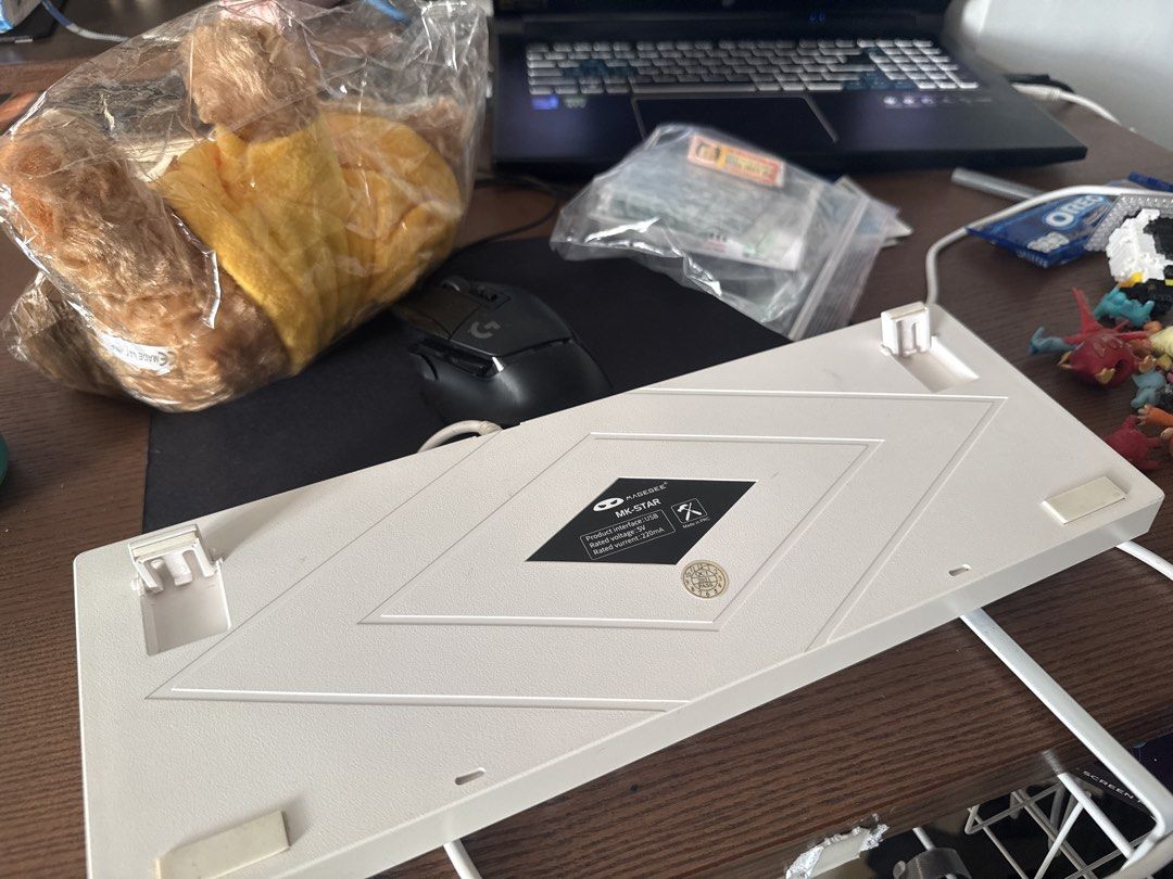 Mechanical Keyboard - White488489452359526403