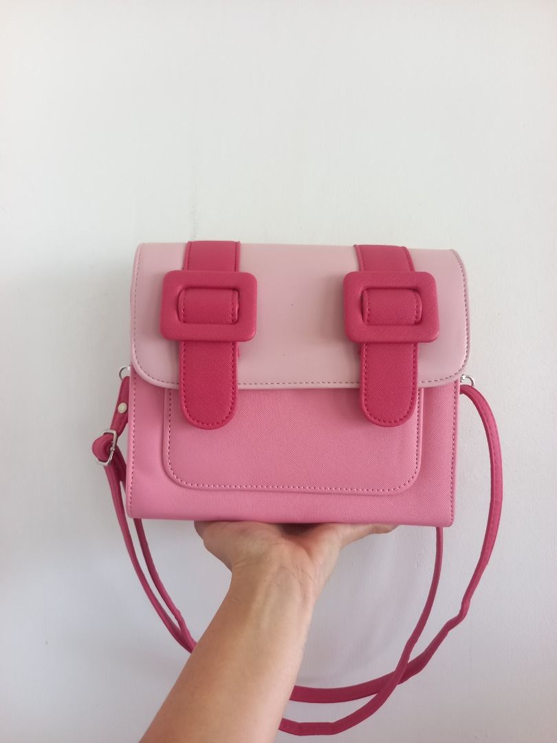MERIMIES ORIGINAL (Category: Cross-body Bags) located in Bulacan. Submitted by mariekitkit (Listing ID 1427821272, Image 2). Description: Original 𝘋𝘪𝘴𝘤𝘭𝘢𝘪𝘮𝘦𝘳: 𝙏𝙝𝙚 𝙨𝙝𝙤𝙥 𝙢𝙖𝙧𝙞𝙚𝙠𝙞𝙩𝙠𝙞𝙩 𝘢𝘳𝘦 𝘯𝘰𝘵 𝘢𝘴𝘴𝘰𝘤𝘪𝘢𝘵𝘦𝘥 𝘰𝘳 𝘢𝘧𝘧𝘪𝘭𝘪𝘢𝘵𝘦𝘥 𝘸𝘪𝘵𝘩 𝘢𝘯𝘺 𝘰𝘧 𝘵𝘩𝘦 𝘣𝘳𝘢𝘯𝘥𝘴 𝘧𝘦𝘢𝘵𝘶𝘳𝘦𝘥.𝘈𝘭𝘭 𝘵𝘳𝘢𝘥𝘦𝘮𝘢𝘳𝘬𝘴, 𝘭𝘰𝘨𝘰𝘴 𝘢𝘯𝘥 𝘤𝘰𝘱𝘺𝘳𝘪𝘨𝘩𝘵𝘴 𝘳𝘦𝘴𝘦𝘳𝘷𝘦𝘥 𝘵𝘰 𝘵𝘩𝘦 𝘰𝘳𝘪𝘨𝘪𝘯𝘢𝘭 𝘣𝘳𝘢𝘯�