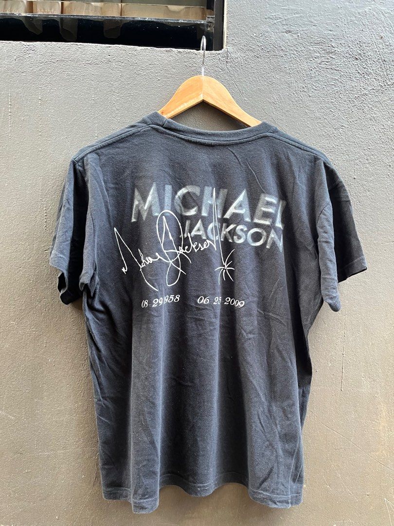 Michael Jackson Graphic Tee (Category: Tshirts & Polo Shirts ) located in Davao. Submitted by bothwiseph (Listing ID 1427880609, Image 2). Description: 19x27.