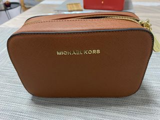 (Category: ) located in . Submitted by smartshoppeee (Listing ID 1427880890, Image 1). Description: .