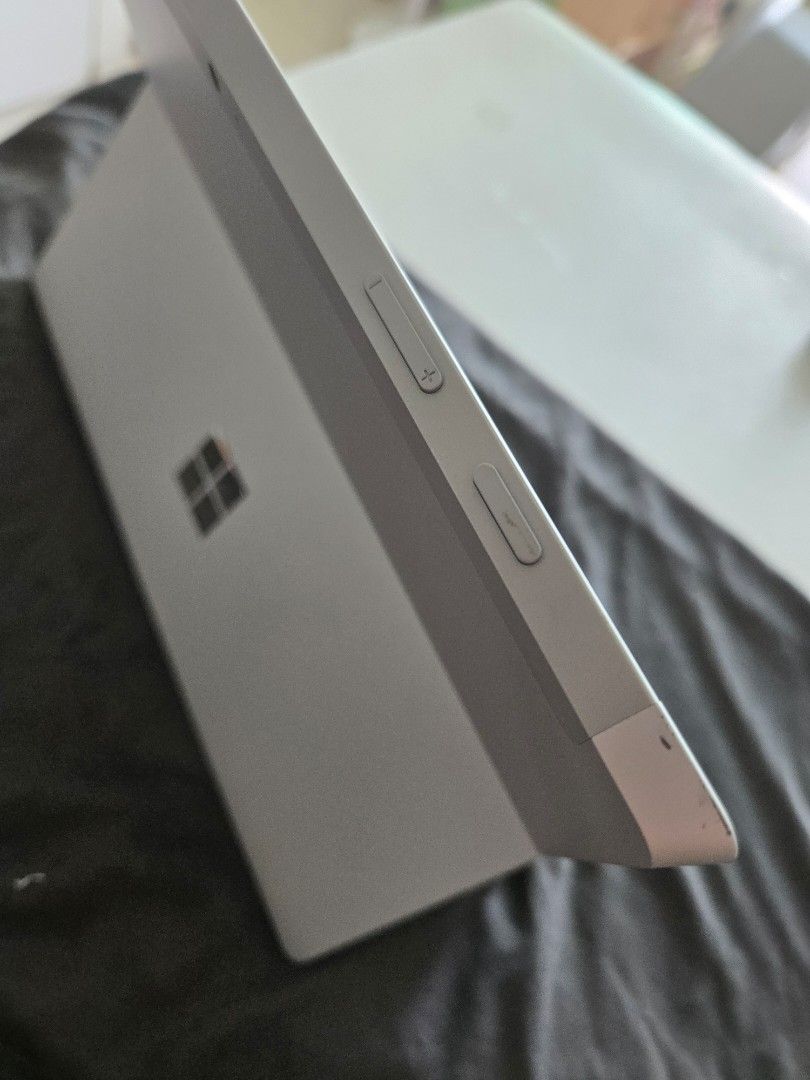 Microsoft Surface 3 Tablet - 4GB RAM405925546301870082