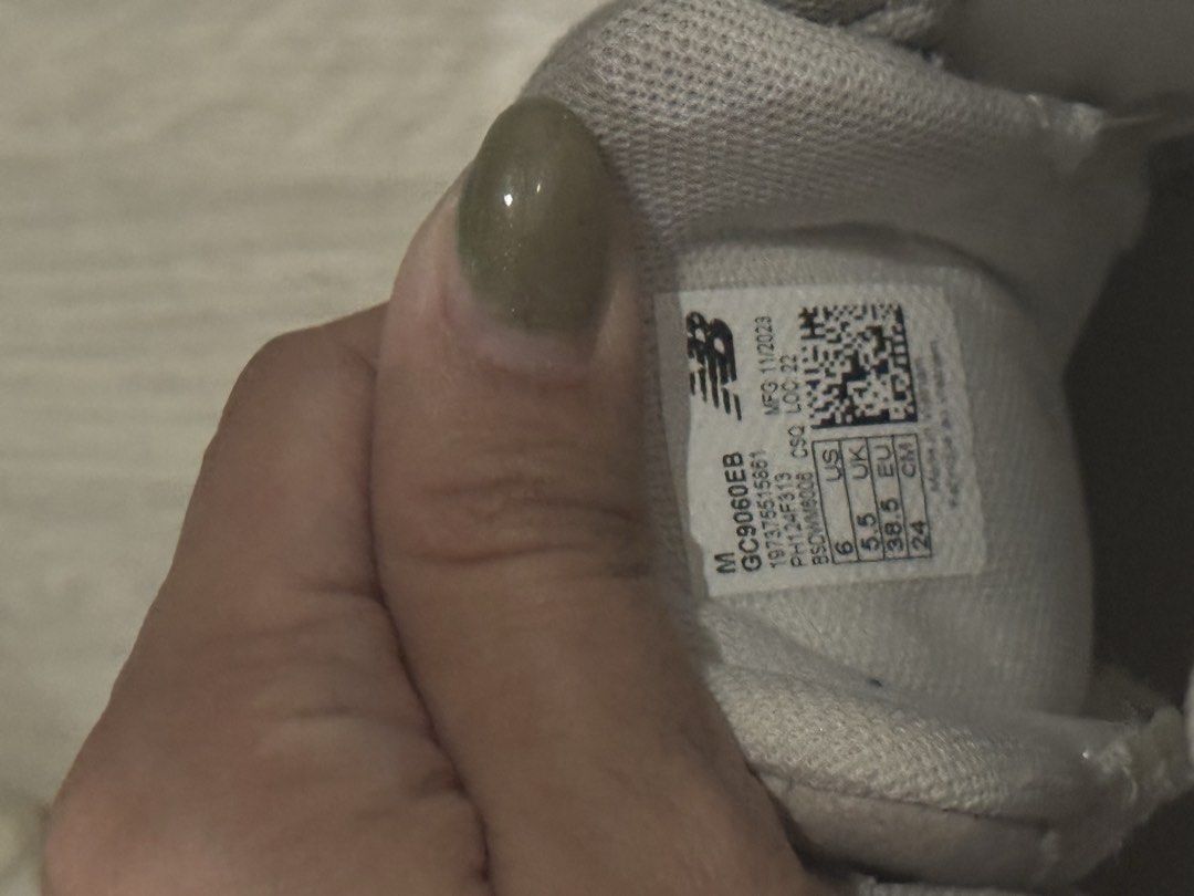 New Balance 9060 Sneakers (Category: Sneakers) located in Manila. Submitted by danacs.od (Listing ID 1427780514, Image 3). Description: RFS: Decluttering Size: 24cm Needs cleaning.