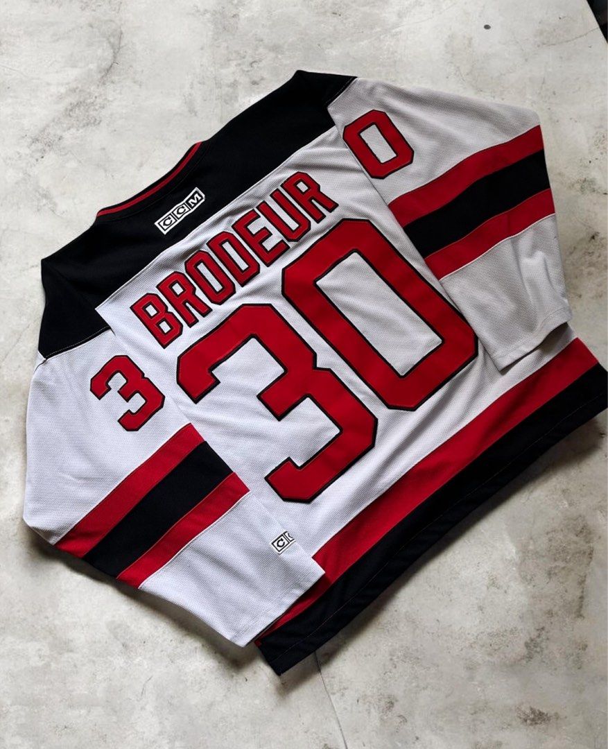 NHL HOCKEY JERSEY (Category: Activewear) located in Antipolo. Submitted by gummy_garments (Listing ID 1427904163, Image 2). Description: NHL Hockey Jersey Authentic altered/ Item needs wash only For big boys , XL to XXL Dimensions: 25-26Width / 27 Length (inch) Used minimal signs of usage .