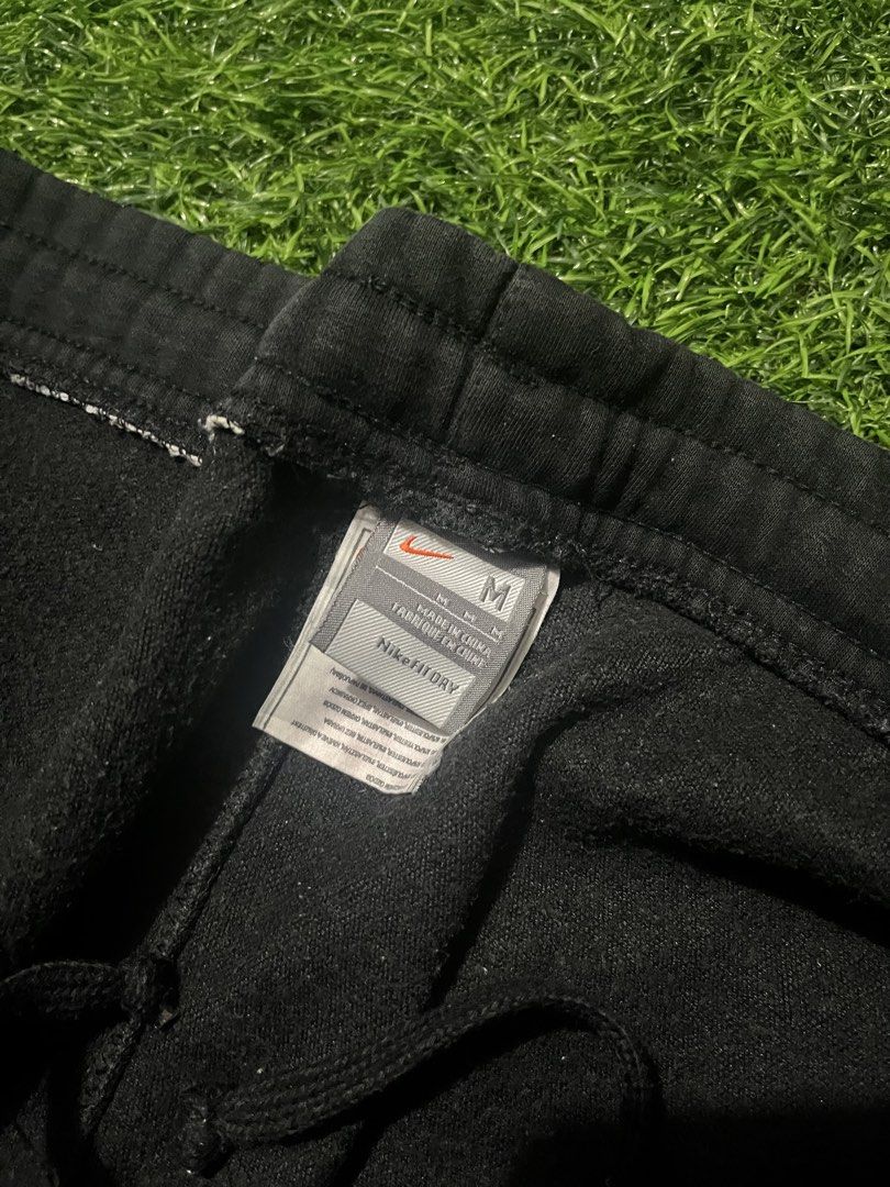 Nike Dri-FIT Sweatpants - Black - Medium (Category: Joggers) located in Manila. Submitted by v1noo (Listing ID 1427859492, Image 3). Description: Nike Sweatpants Waist adjustable Length 37.5 inches Hem 9.5 inches .