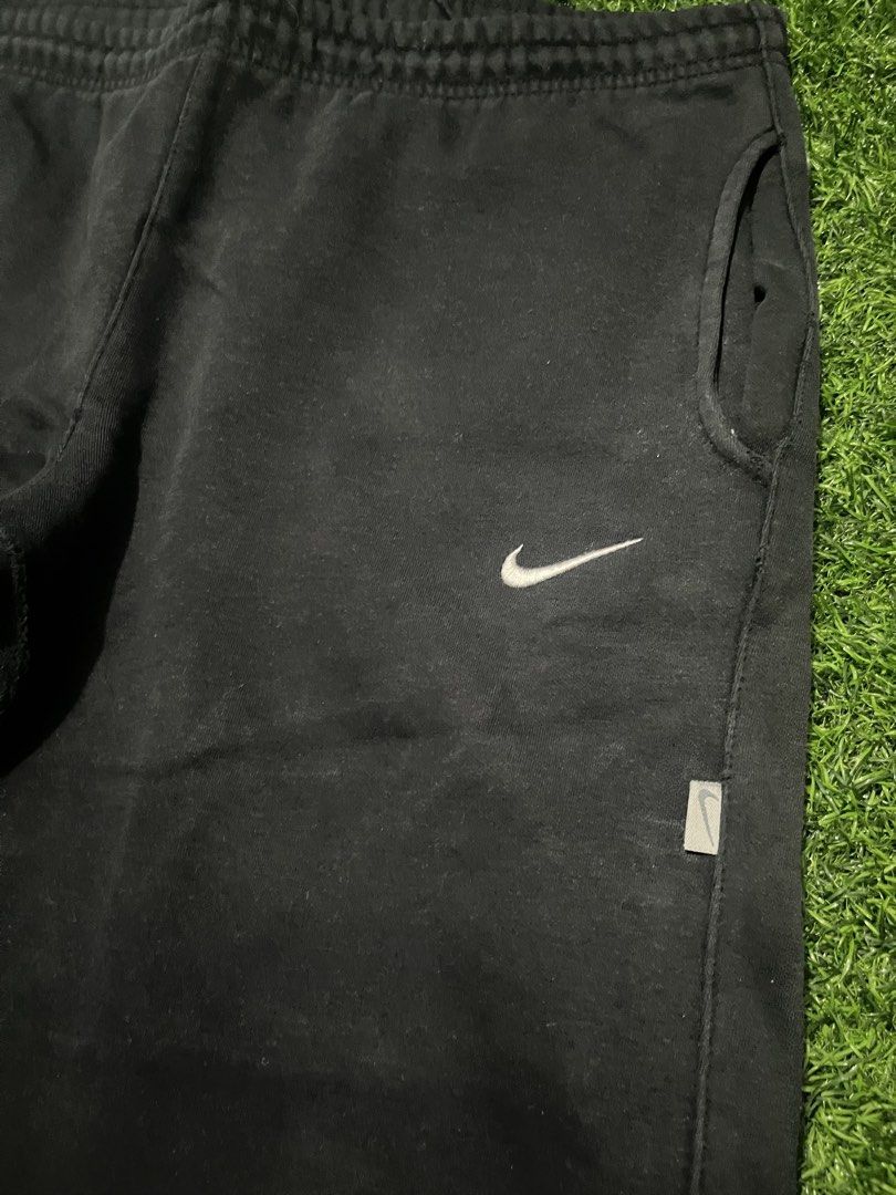 Nike Dri-FIT Sweatpants - Black - Medium (Category: Joggers) located in Manila. Submitted by v1noo (Listing ID 1427859492, Image 2). Description: Nike Sweatpants Waist adjustable Length 37.5 inches Hem 9.5 inches .