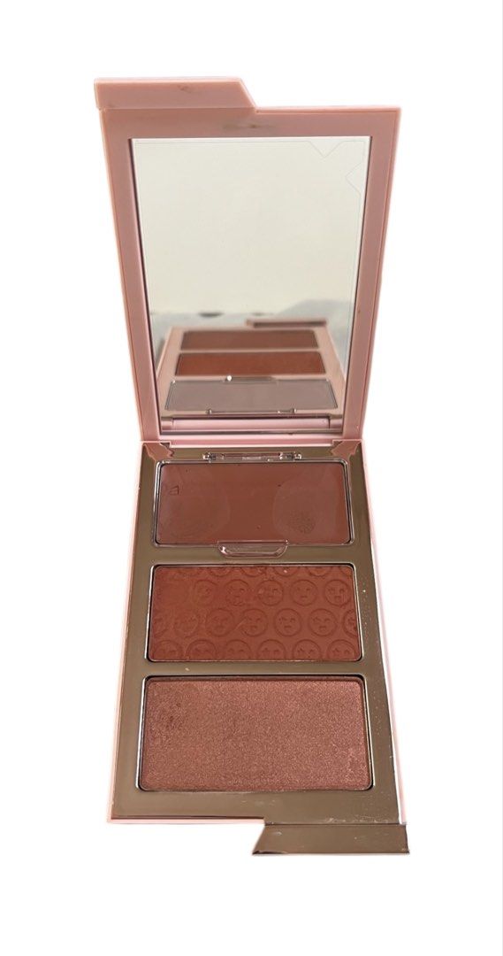 One/Size Cheek Clapper 3D Blush Trio (Category: Makeup) located in Mandaluyong City. Submitted by marxis.333 (Listing ID 1427929800, Image 2). Description: RFS: Declutterring SRP: ₱2,650 Cream and blush barely used. Restocking my kit. .
