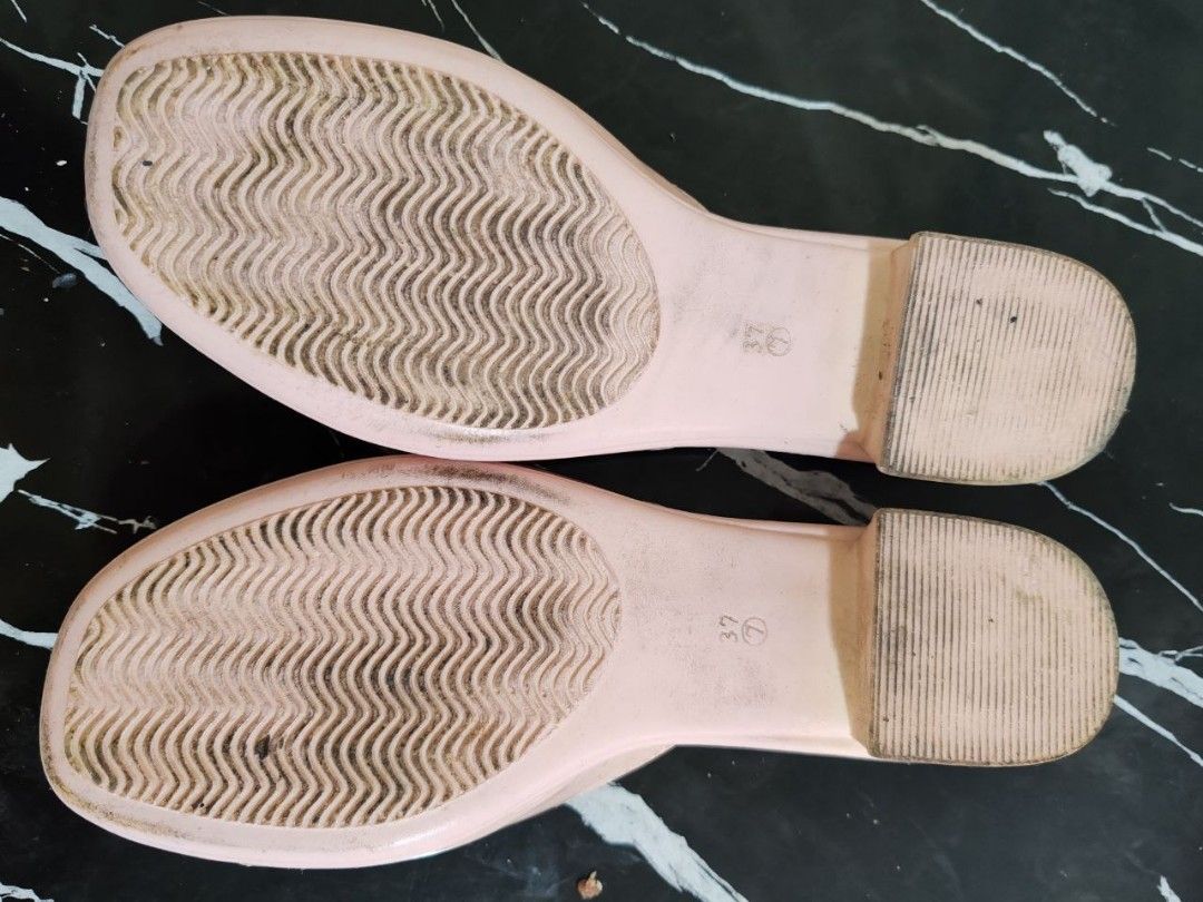 Parisian Bow Sandals Size 37 (Category: Flats & Sandals) located in Angono. Submitted by decluttermommma (Listing ID 1427832066, Image 3). Description: used 2x na stock lng pero no issue angono Rizal location can do lbc or lalamove shipping .