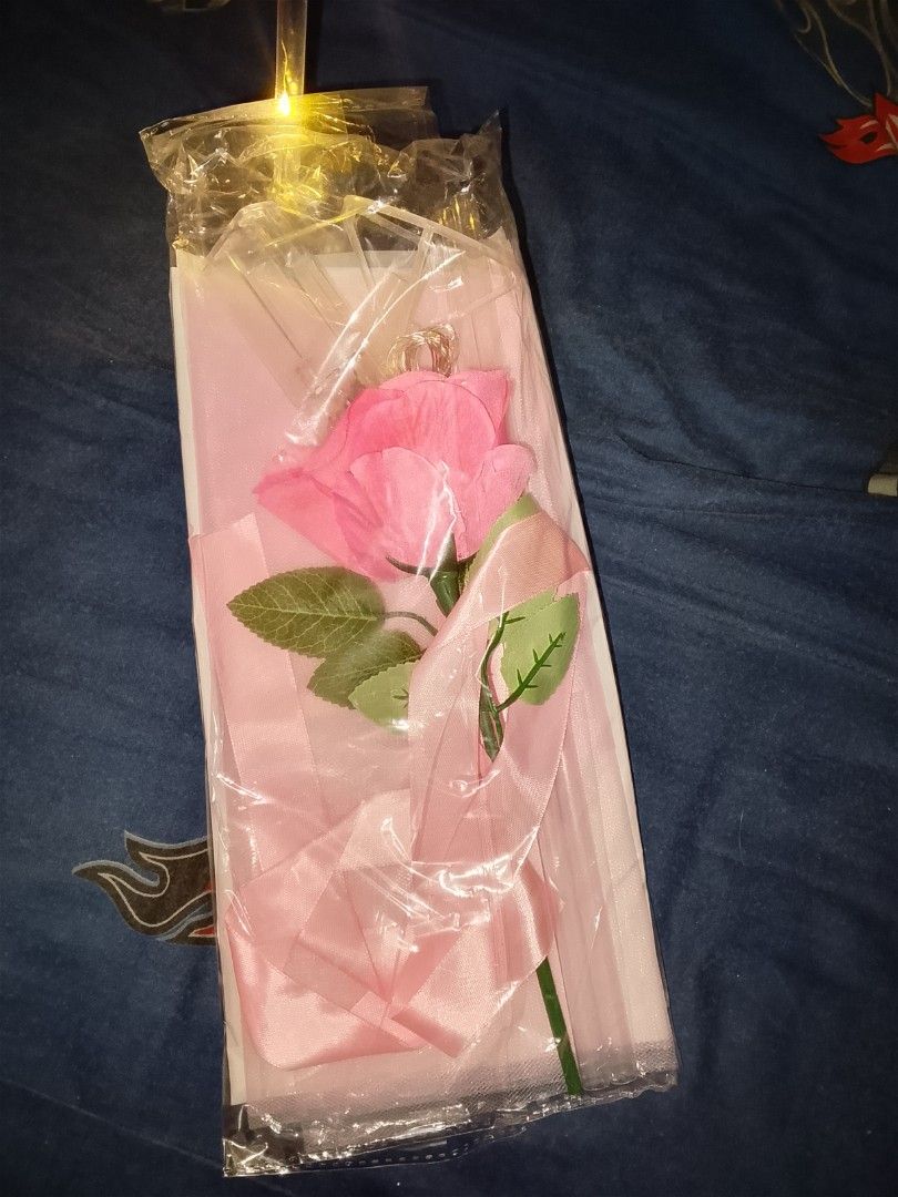 Pink Rose with LED Lights Balloon (Category: Flowers & Bouquets) located in Las Pinas. Submitted by mommys_koleksyon011 (Listing ID 1427926120, Image 1). Description: Led flower bouquet 50.00 Hinde Yan nakasetup Kau po mag set. Perfect yan pang bigay SA gragraduate ❤️ Yan po ung itsura nagsample ako pinanood ko lng SA TikTok 😅di lng masyado perfect pag kagawa ko 😁.