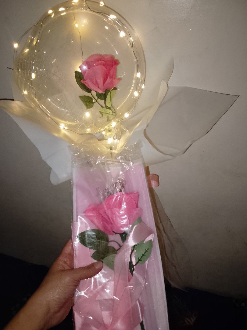 Pink Rose with LED Lights Balloon (Category: Flowers & Bouquets) located in Las Pinas. Submitted by mommys_koleksyon011 (Listing ID 1427926120, Image 2). Description: Led flower bouquet 50.00 Hinde Yan nakasetup Kau po mag set. Perfect yan pang bigay SA gragraduate ❤️ Yan po ung itsura nagsample ako pinanood ko lng SA TikTok 😅di lng masyado perfect pag kagawa ko 😁.