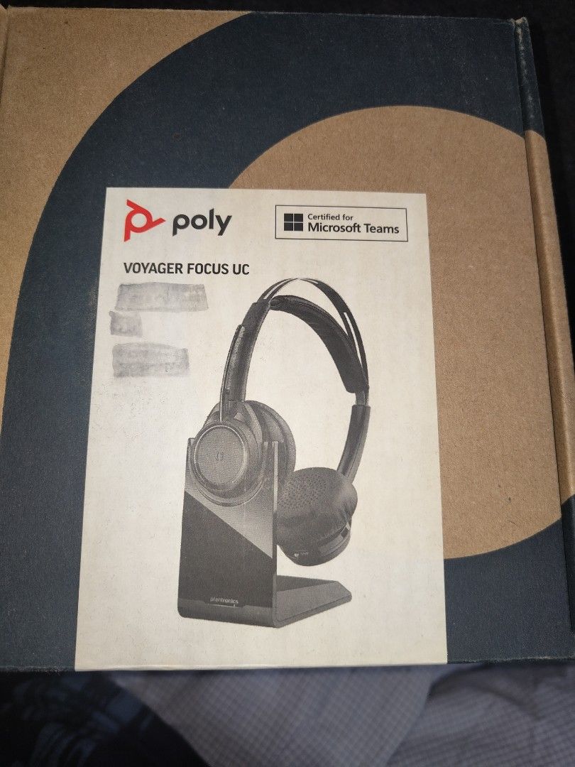 Poly Voyager Focus UC  Headset417880440256614400