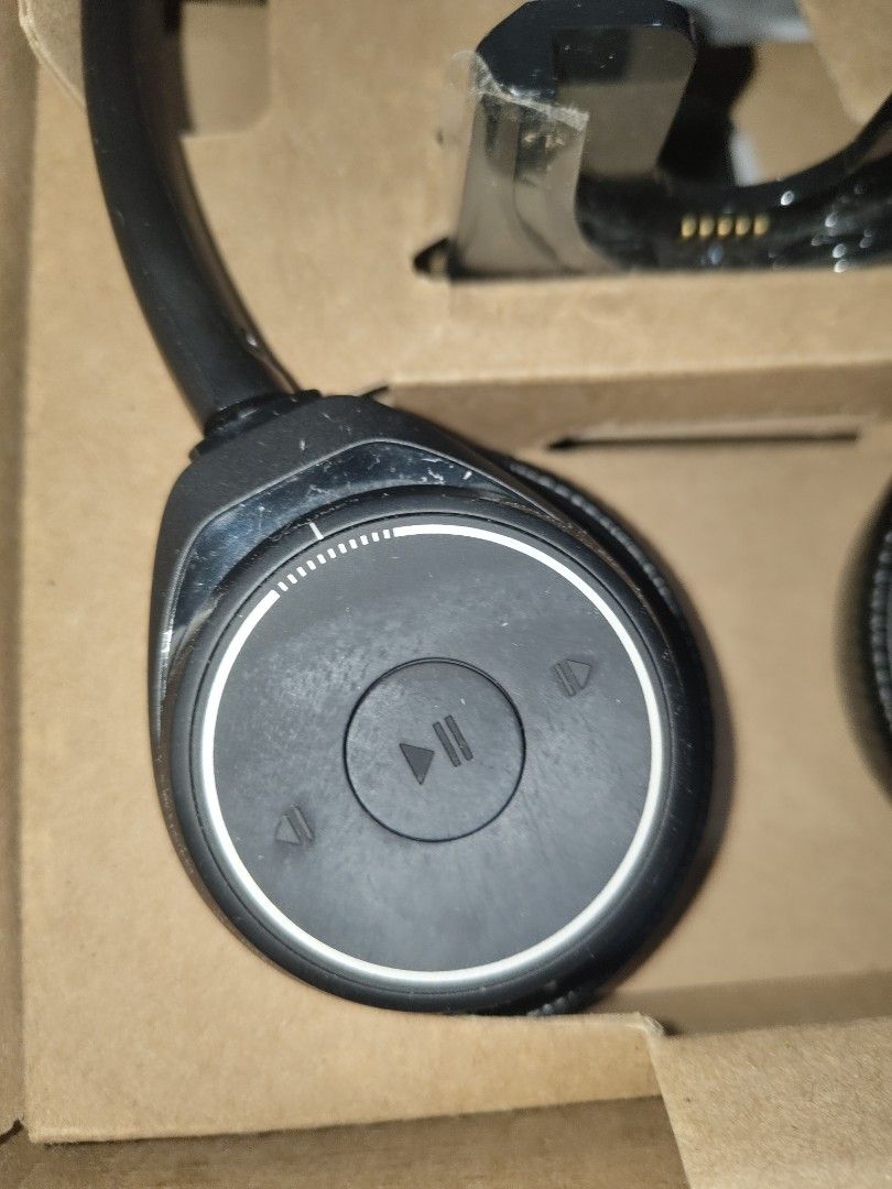 Poly Voyager Focus UC  Headset417880440256614403