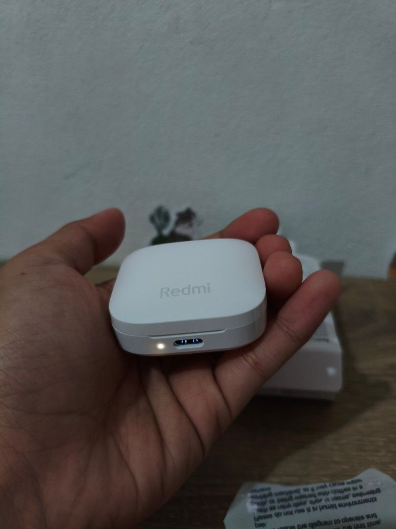 Redmi Buds 6 Active (Category: Earphones) located in Tuguegarao City. Submitted by decluttwith_hs (Listing ID 1427791533, Image 2). Description: .