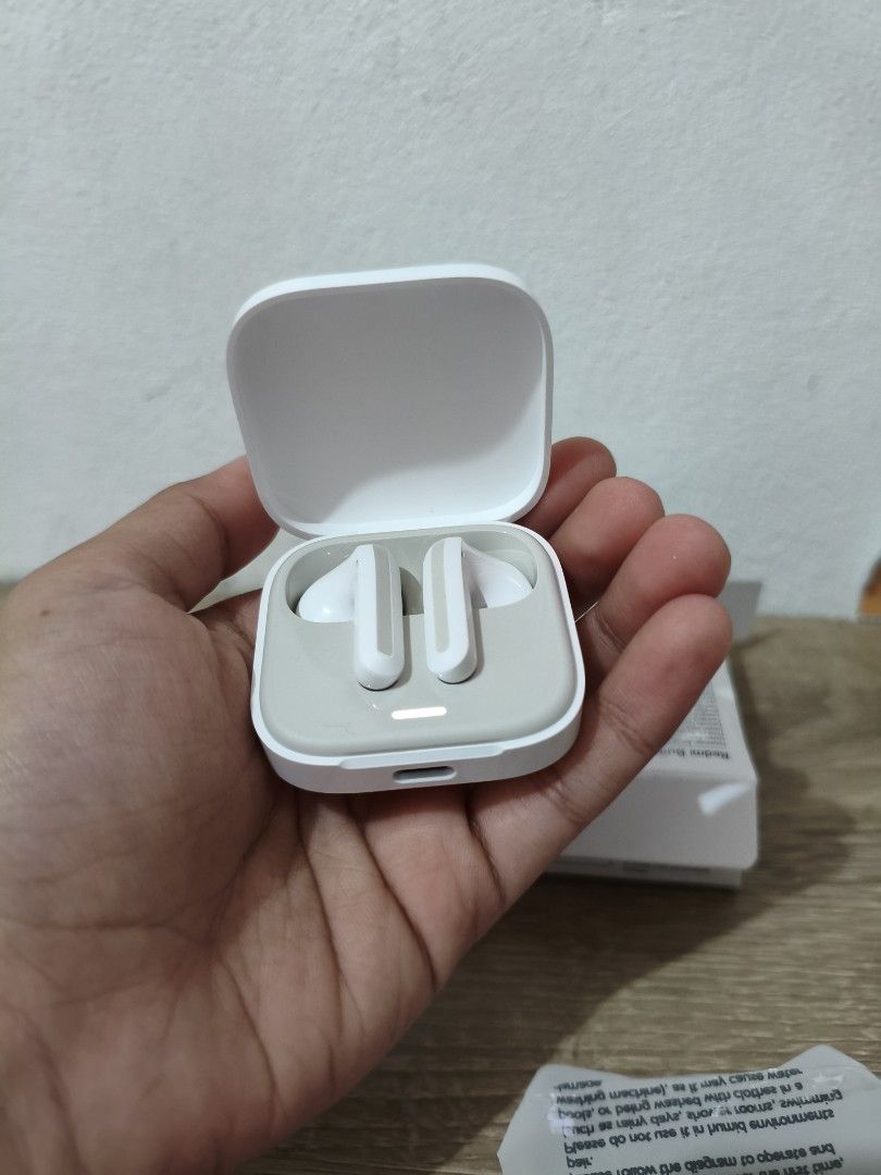 Redmi Buds 6 Active (Category: Earphones) located in Tuguegarao City. Submitted by decluttwith_hs (Listing ID 1427791533, Image 3). Description: .