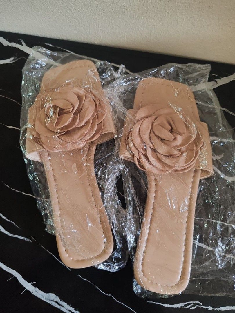Rose Flower Sandals - Size 38 (Category: Flats & Sandals) located in Manila. Submitted by decluttermommma (Listing ID 1427829671, Image 2). Description: super nice rfs na wrong size angono Rizal location can do lbc or lalamove shipping .