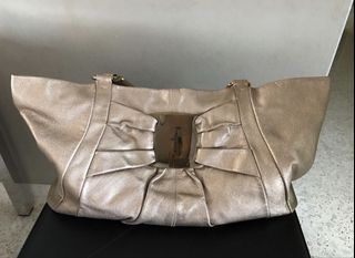 (Category: ) located in . Submitted by thriftchic988 (Listing ID 1427881928, Image 1). Description: .