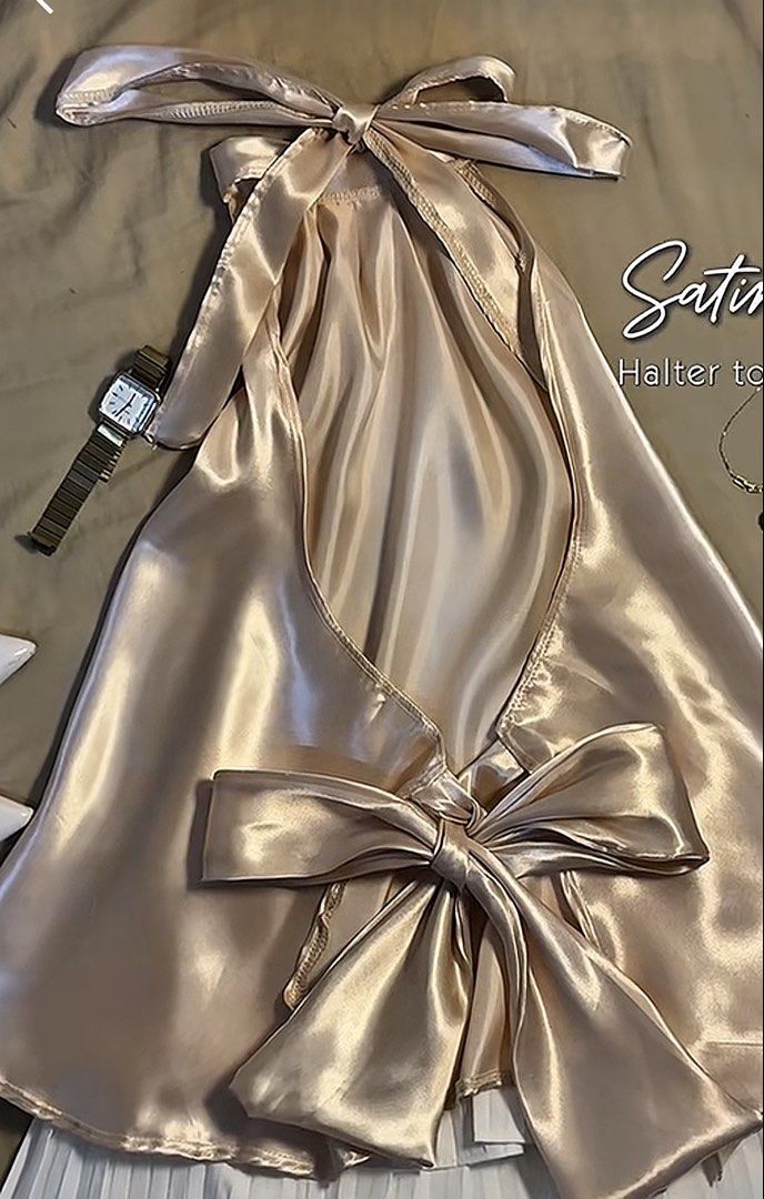 Satin Cowl Neck Halter Top (Category: Sleeveless) located in San Pedro. Submitted by a_styles (Listing ID 1427781369, Image 3). Description: ⭐️ Never Worn ⭐️ freesize (check size chart) ⭐️ No when worn pics 📍Pacita, San Pedro, Laguna MOP💰: GCASH/Maya/SeaBank/BPI MOD🚚: Lalamove/JNT .