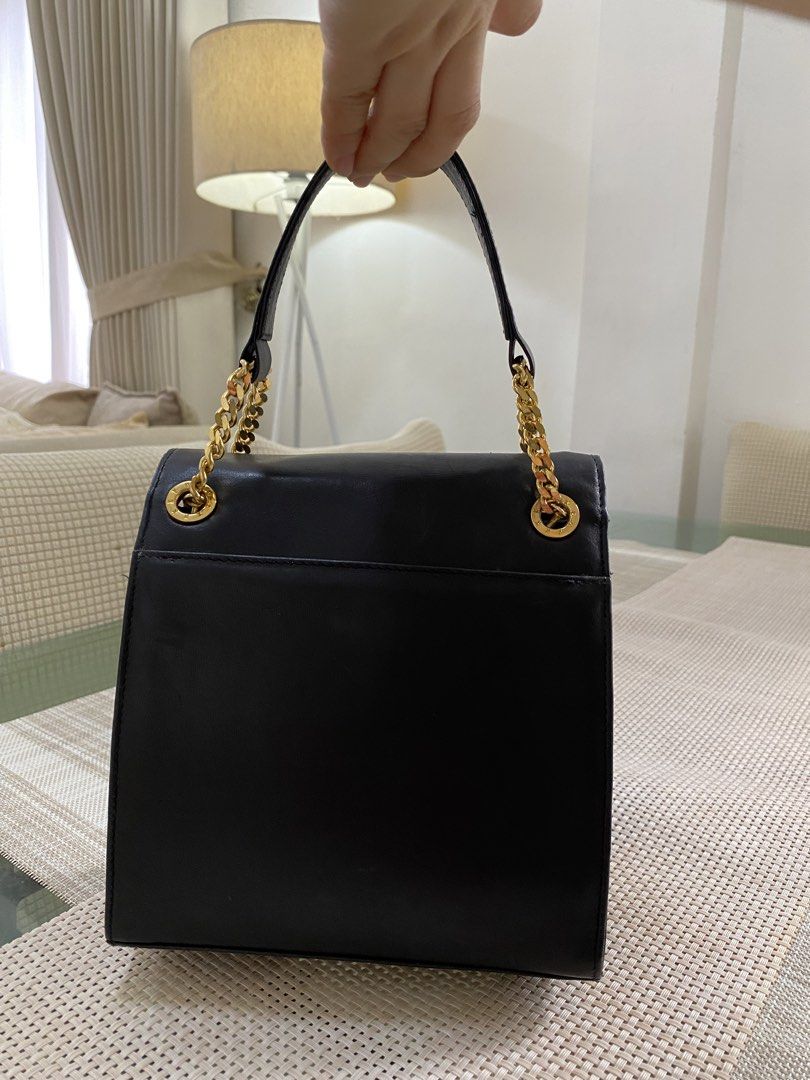 Selling this OG Paloma Picasso Bag (Category: Shoulder Bags) located in Valencia. Submitted by negnikkah (Listing ID 1427848866, Image 3). Description: Selling this OG Paloma Picasso mini bag. It is still in like-new condition, interior is still very clean pa,It also comes with its original brand card. MOP: Gcash The shipping fee will be shouldered by the buyer. I can ship via LBC or J&T. Location: Valencia City, Bukidnon. Can meet up if you’re n