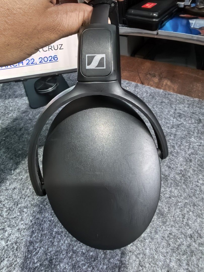 Sennheiser Headphones 400S (Category: Headphones & Headsets) located in Quezon City. Submitted by dexter0381 (Listing ID 1427808442, Image 3). Description: New cable Changed pads.