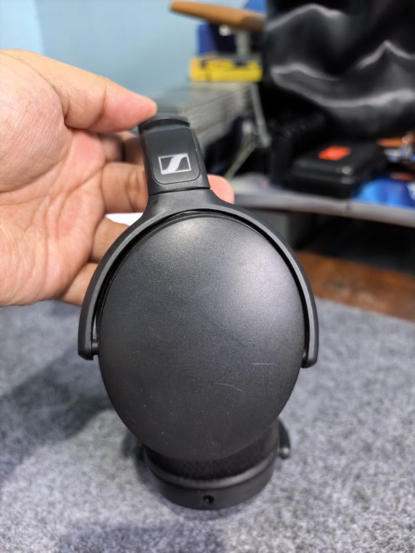Sennheiser Headphones 400S (Category: Headphones & Headsets) located in Quezon City. Submitted by dexter0381 (Listing ID 1427808442, Image 2). Description: New cable Changed pads.