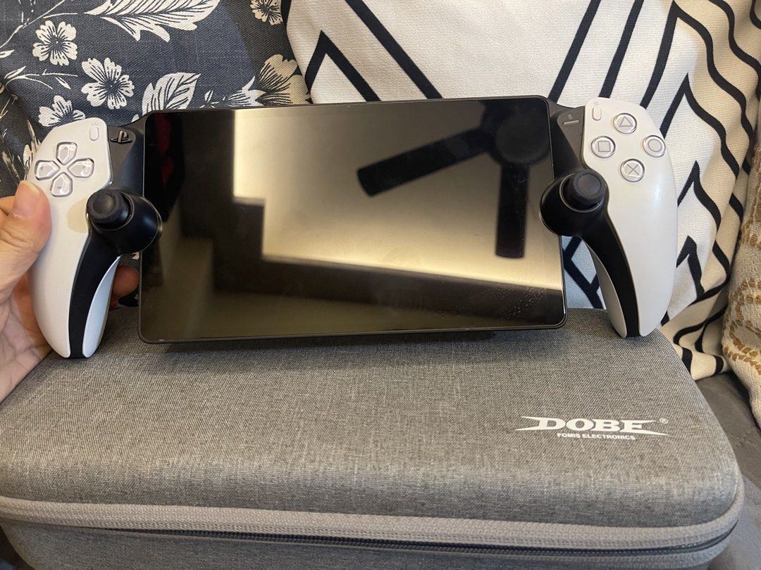 Sony PlayStation Portal (Category: Controllers) located in Manila. Submitted by gbm.collections (Listing ID 1427882457, Image 3). Description: Inclusions: Dobe carrying case Tempered Glass Case.