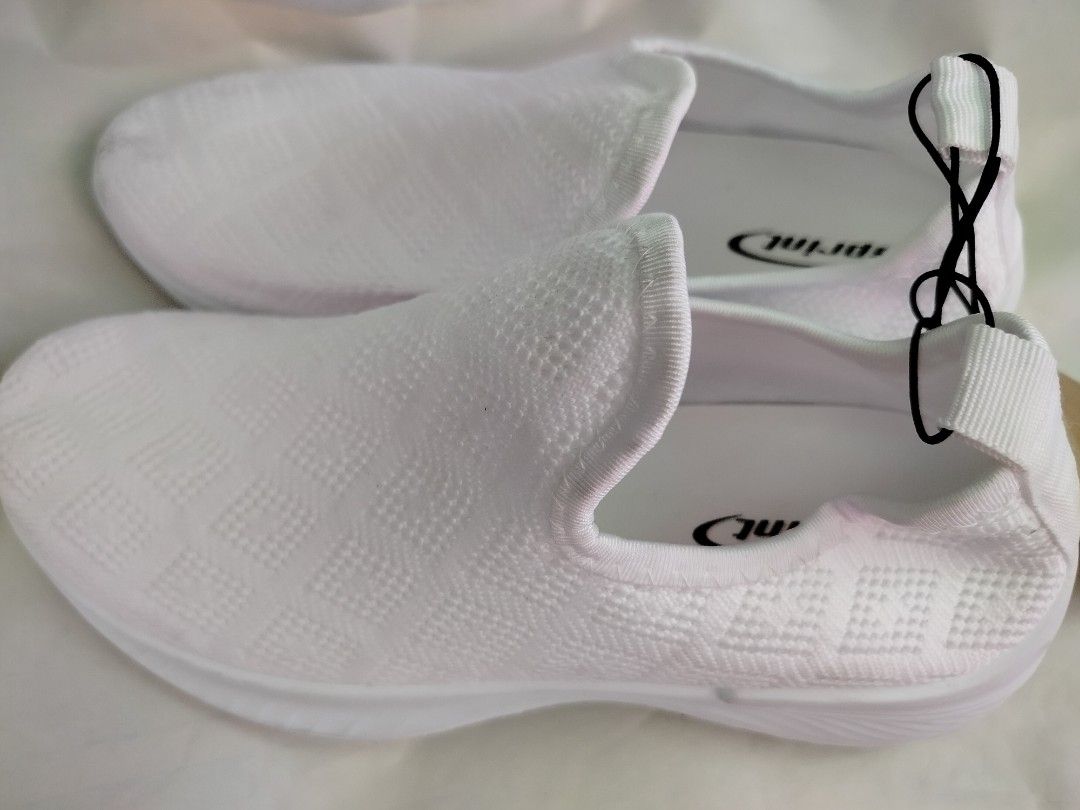 Sprint White Slip-on Shoes (Category: Sneakers) located in Pasay City. Submitted by secondhandshop3 (Listing ID 1427808904, Image 1). Description: Brand New From 599 to 399.