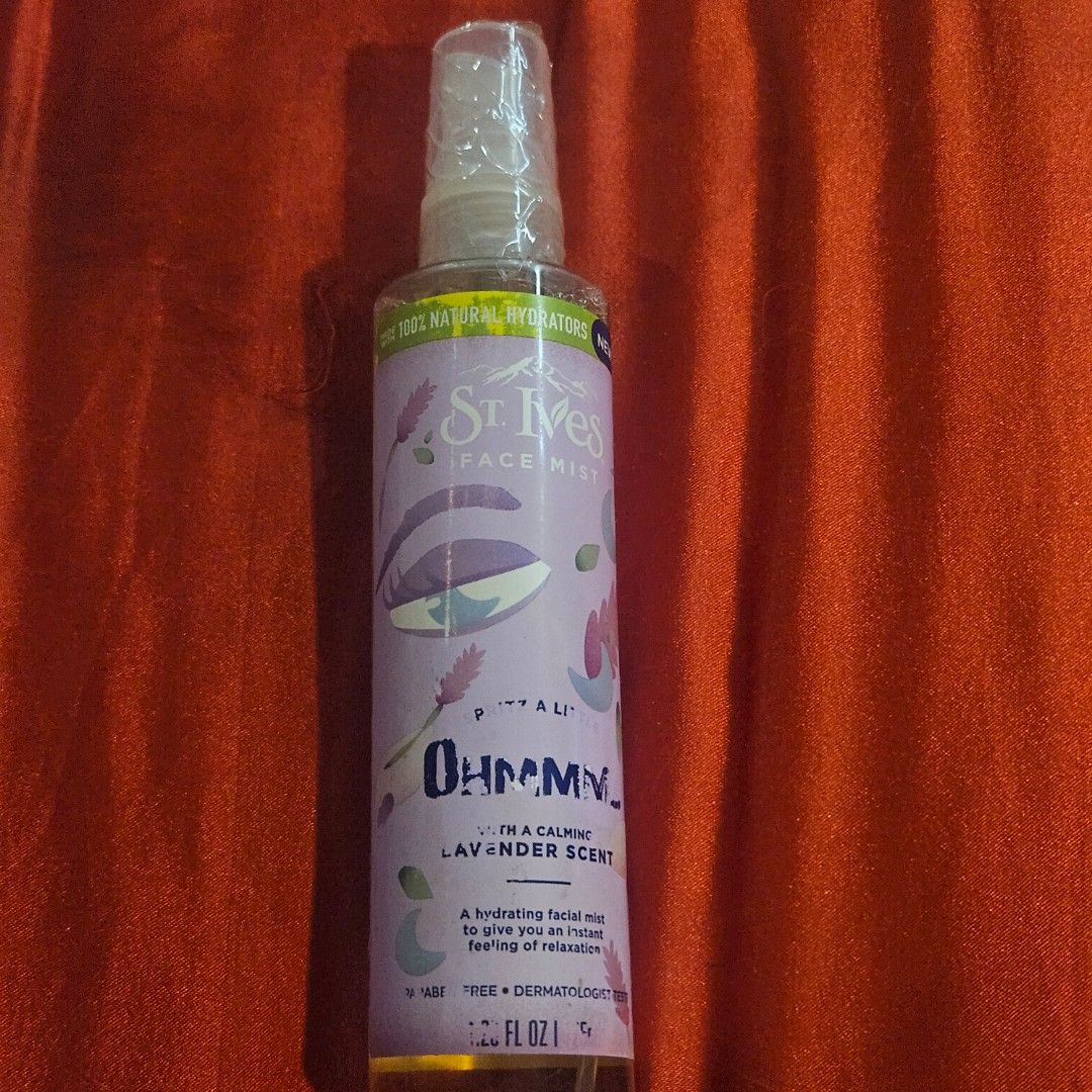 St. Ives Face Mist - Lavender Scent (Category: Face Care) located in Manila. Submitted by smartluxeph (Listing ID 1427888451, Image 1). Description: 💜 St. Ives Face Mist – Oatmeal + Lavender (Ohmmm 🌿) ✨ Brand new (sealed) ✨ Calming lavender scent – instant relax mode 😌 ✨ Hydrating facial mist for refreshed, dewy skin ✨ Perfect for on-the-go spritz / before bed 💡 Use as: toner boost • makeup refresher • mid-day pick-me-up 💸 LP: ₱180 (retails 