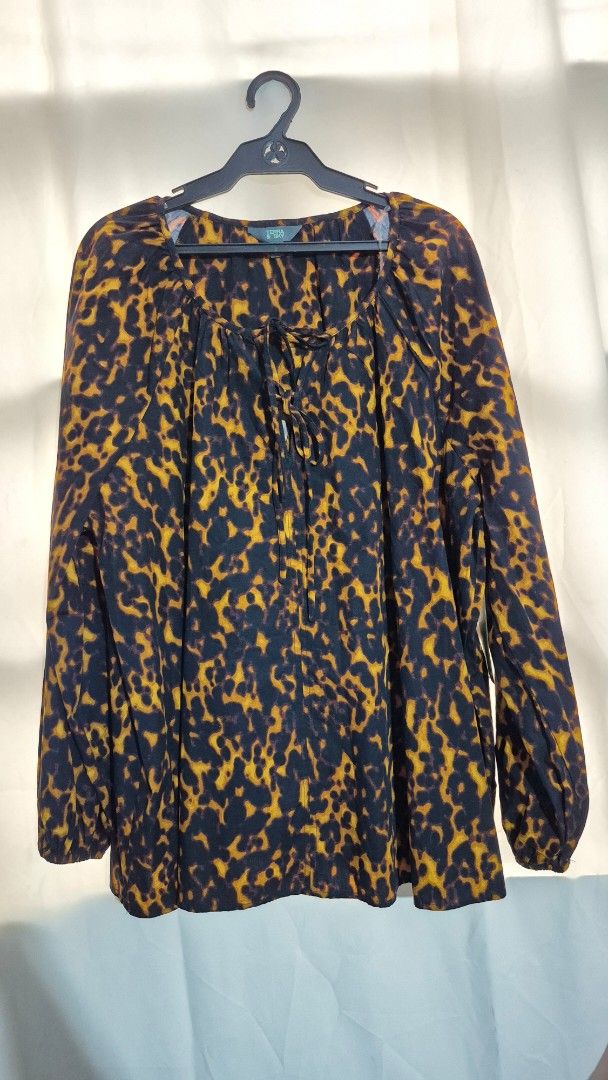 Terra & Sky Blouse Animal Print - 0X (Category: Blouses) located in Angeles City. Submitted by gtwear (Listing ID 1427846121, Image 2). Description: Terra & Sky blouse Animal Print- 0X Brandnew with tag mop: gcash loc: pampanga courier: J&T 🏷400+sf DM 📩.