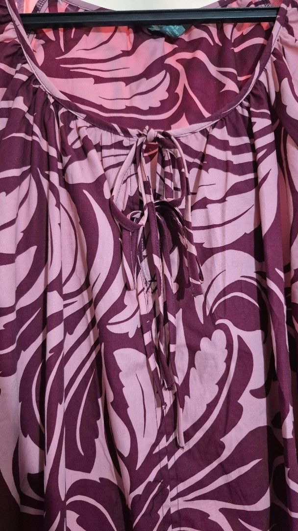 Terra & Sky Floral Blouse - 4X (Category: Blouses) located in Angeles City. Submitted by gtwear (Listing ID 1427846557, Image 1). Description: Terra & Sky Floral Blouse -4X brandnew with tag 4X on tag mop: gcash loc: pampanga courier: J&T 🏷400+sf DM 📩.