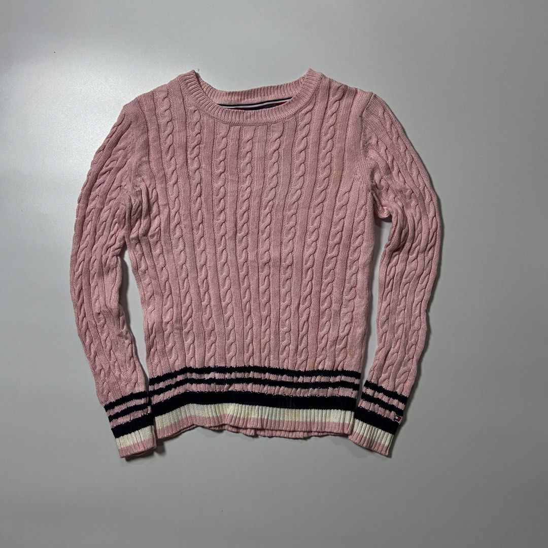 Tommy Hilfiger Cable Knit Sweater XS (Category: Longsleeves) located in Dueñas. Submitted by d1gidoll (Listing ID 1427926547, Image 1). Description: 18 x 22 needwash 10/10 color rate.