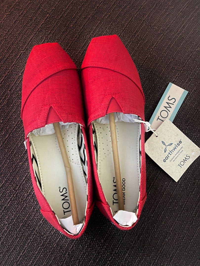 TOMS Alpargata in Red Heritage Canvas (Category: Sneakers) located in Quezon City. Submitted by prebyic (Listing ID 1427799580, Image 2). Description: Brand New TOMS Alpargata in Red Heritage Canvas Size 7.