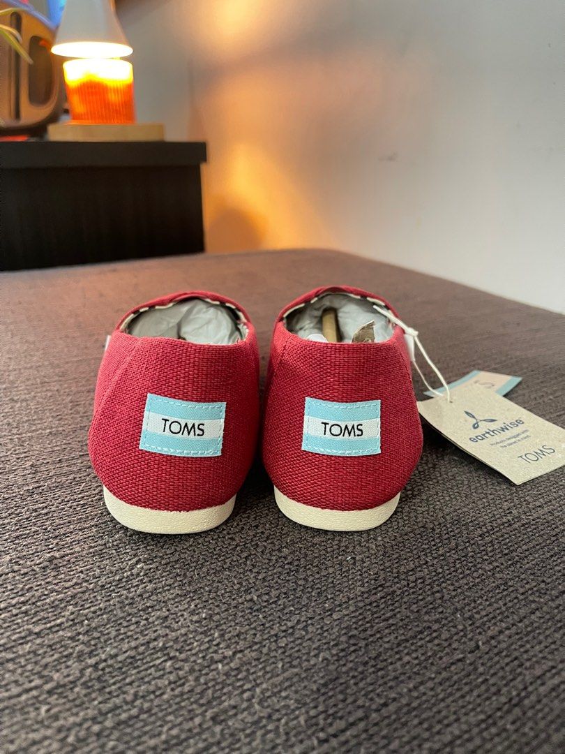 TOMS Alpargata in Red Heritage Canvas (Category: Sneakers) located in Quezon City. Submitted by prebyic (Listing ID 1427799580, Image 3). Description: Brand New TOMS Alpargata in Red Heritage Canvas Size 7.