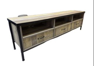 (Category: ) located in . Submitted by westonlinesale (Listing ID 1427841877, Image 1). Description: .