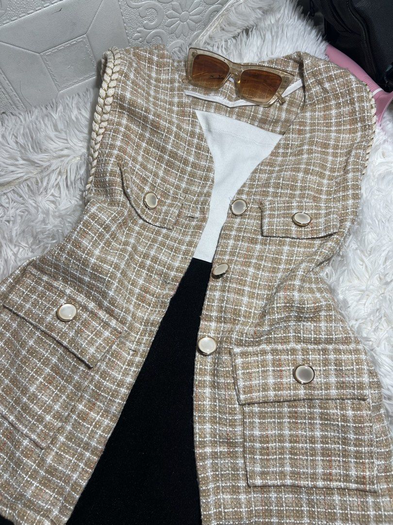 Tweed Vest with Gold Buttons (Category: Sleeveless) located in Manila. Submitted by moon_2026 (Listing ID 1427826758, Image 1). Description: Size-Medium to Large pwede naman sa small if gusto ng oversized vest.