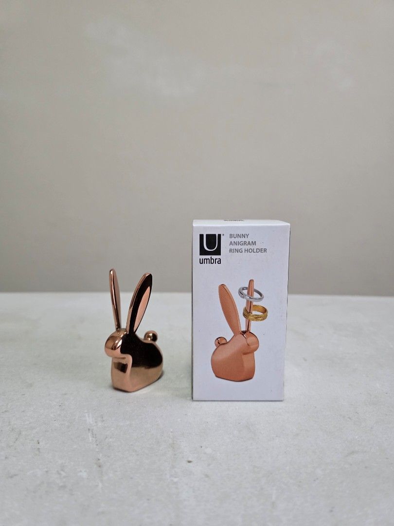 Umbra Bunny Anigram Ring Holder (Category: Rings) located in Manila. Submitted by tch_86 (Listing ID 1427793066, Image 3). Description: For your gift idea and aesthetic organization Dimension: 1.77x3x1.18" .