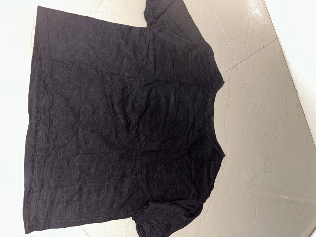 Uniqlo Black T-shirt (Category: Tshirts & Polo Shirts ) located in Tuguegarao City. Submitted by imaclr (Listing ID 1427808563, Image 1). Description: hi! visit my profile for more pre-loved clothes. price is negotiable esp if you buy more items :) thank you! :).